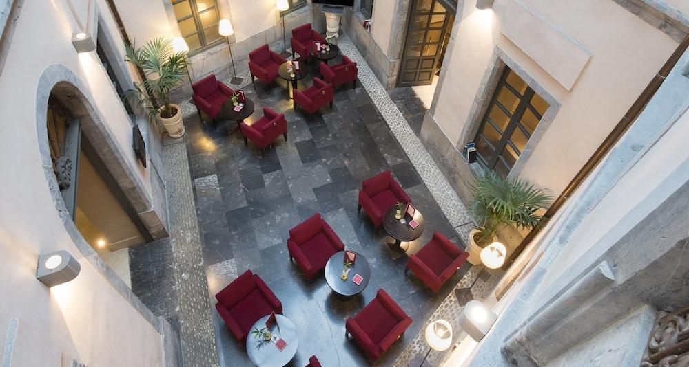 เอ็นเอช คอลเลคชั่น ปาลาเซียว เด อบิเลส Hotel อาบีเลส ภายนอก รูปภาพ The lobby of the hotel