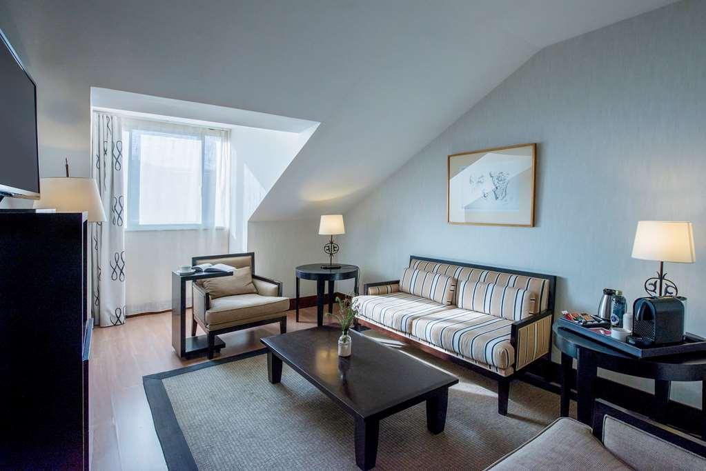 เอ็นเอช คอลเลคชั่น ปาลาเซียว เด อบิเลส Hotel อาบีเลส ห้อง รูปภาพ A suite at the Mandarin Oriental, Munich